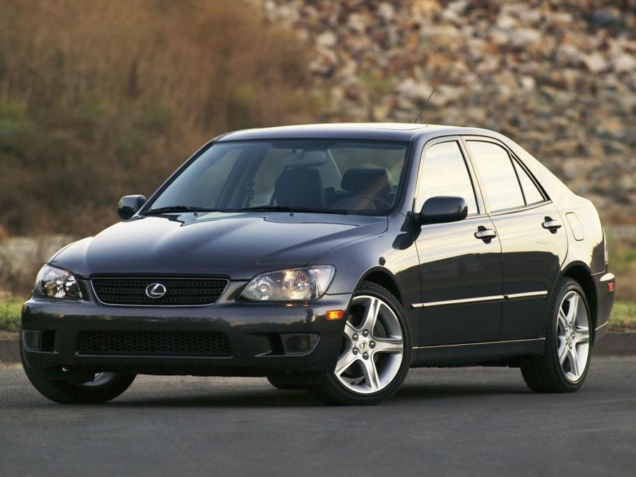  Lexus IS300 2001 года  (фото 1 из 23)